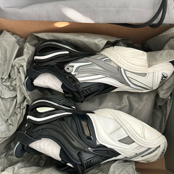 Balenciaga Tyrex size 6.5w (37 eu) new in box with accessories - Picture 5 of 8